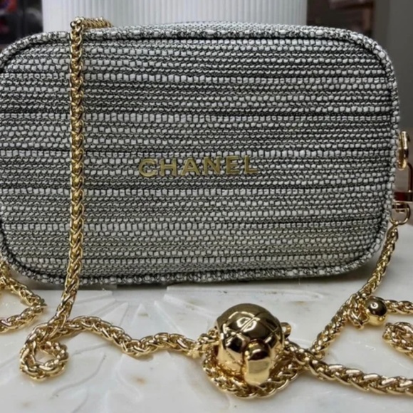 Brand NEW Chanel Holiday Sheer Genius Lipgloss set of 3 🥳💕 - Picture 7 of 8